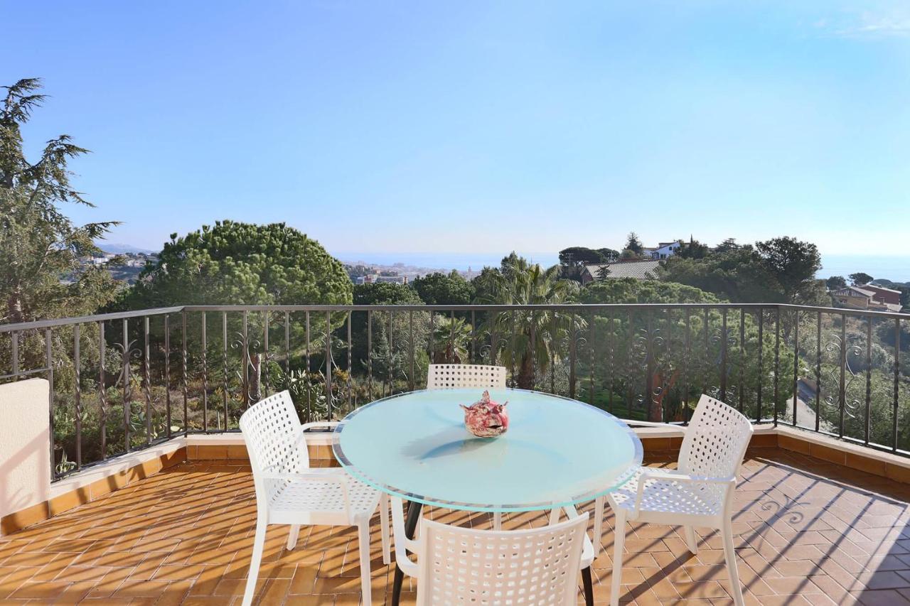 Homestay Villa Estrella - Costa Brava Calella Buitenkant foto