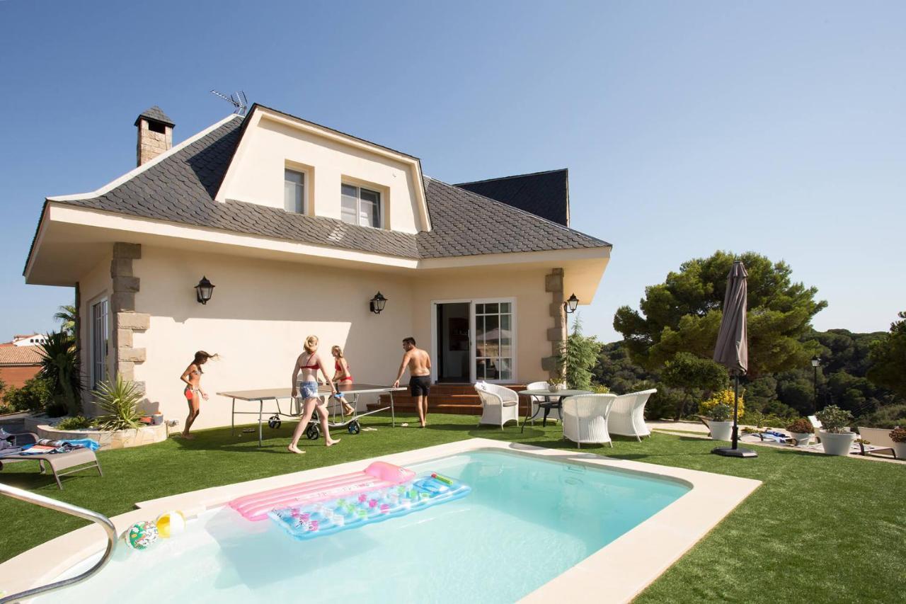 Homestay Villa Estrella - Costa Brava Calella Buitenkant foto