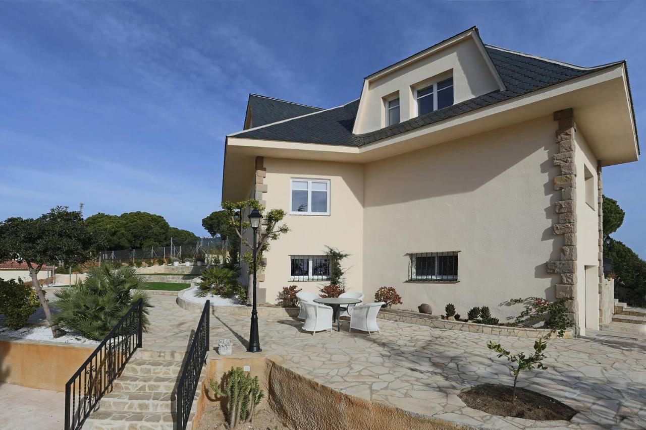 Homestay Villa Estrella - Costa Brava Calella Buitenkant foto