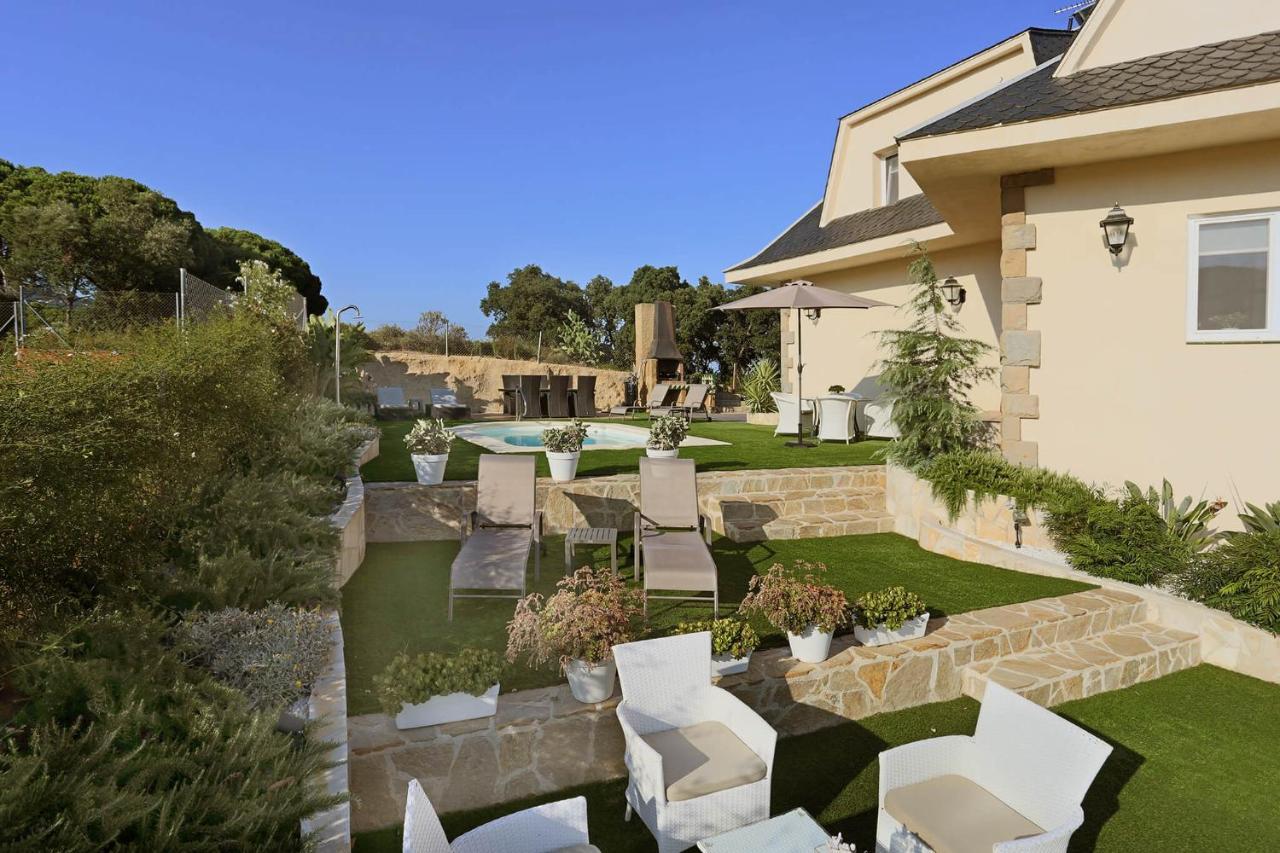 Homestay Villa Estrella - Costa Brava Calella Buitenkant foto